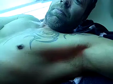 Timbojan28 online show from November 2025 11:03:02 PM