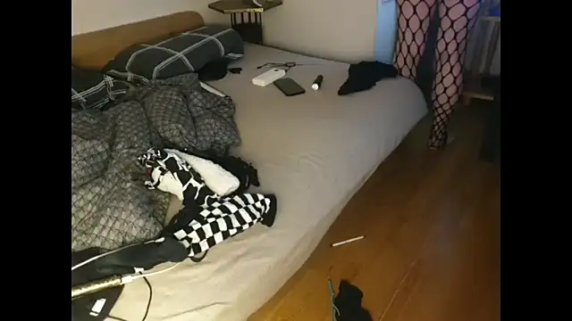 eblata04 online show from October 2025 11:45:02 PM