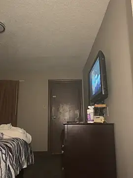 snowrillaxxx online show from April 2026 05:48:02 AM