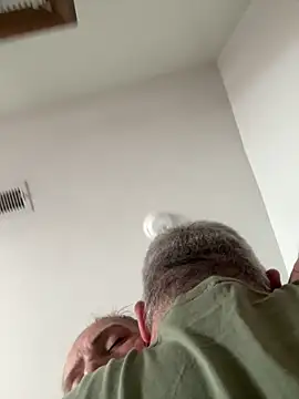 snowrillaxxx online show from May 2026 06:33:01 PM