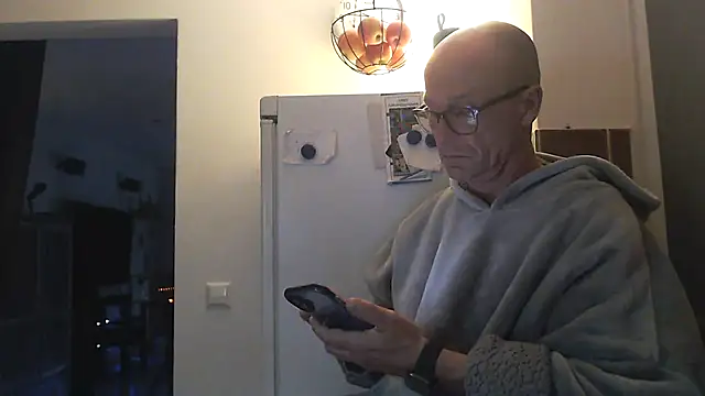 Nomi1612 online show from November 2025 08:19:01 PM