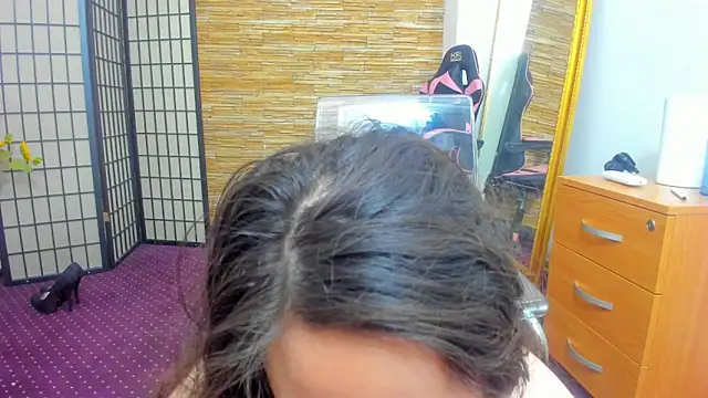 AishaRouhi online show from February 2026 05:32:01 AM