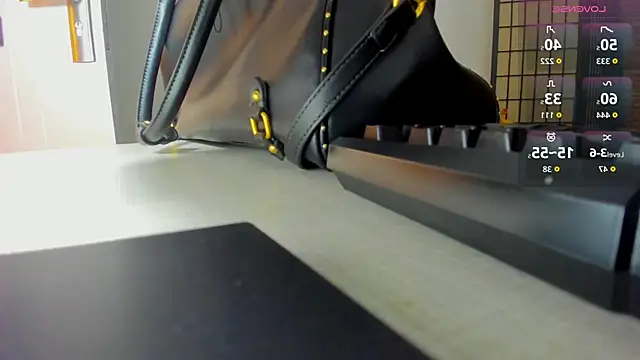 AishaRouhi online show from October 2025 04:44:02 AM