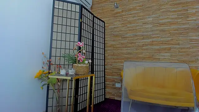 AishaRouhi online show from September 2025 04:00:02 AM