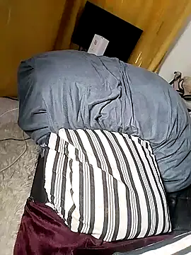 Hugemassivebootie online show from November 2025 01:26:01 PM