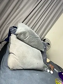 Hugemassivebootie online show from May 2026 06:44:01 PM
