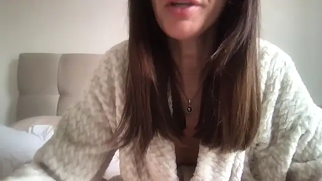 Snapshot of paolajonez chatting on October 2025 04:54:02 PM paolajonez online show from October 2025 04:54:02 PM
