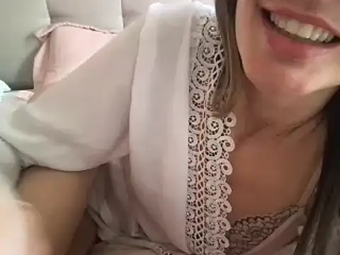 Snapshot of paolajonez chatting on January 2025 04:45:01 PM paolajonez online show from January 2025 04:45:01 PM