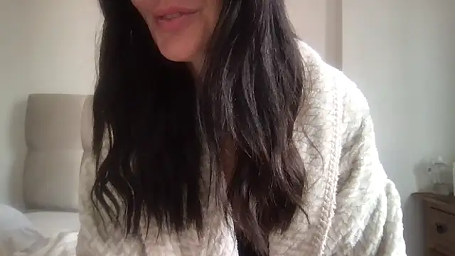 paolajonez online show from January 2026 11:47:01 AM