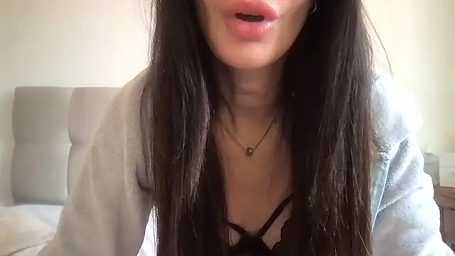 paolajonez online show from March 2026 12:33:02 PM