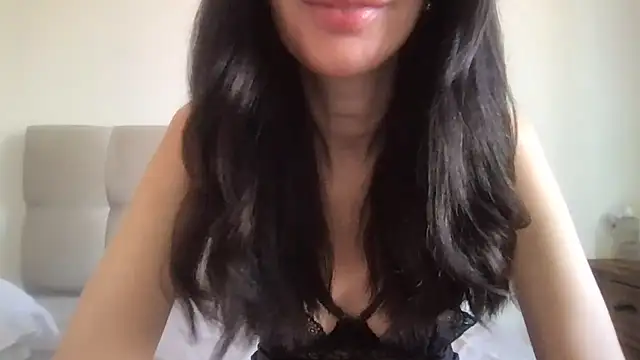 paolajonez online show from December 2025 11:43:02 AM