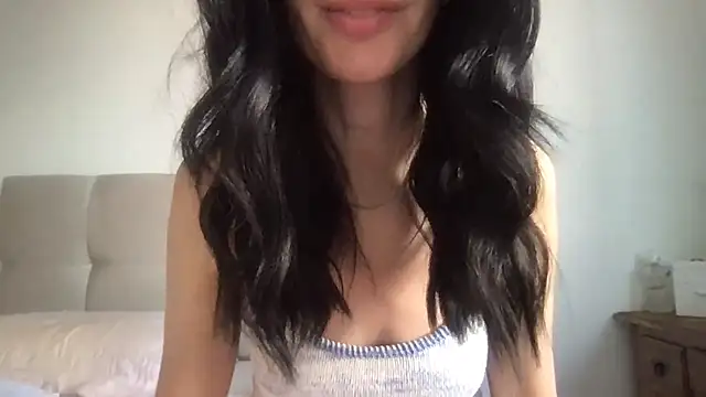 paolajonez online show from November 2025 05:46:01 PM