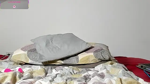 laurasommer online show from October 2025 09:11:02 PM