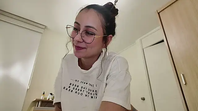 Snapshot of juanasnz99 chatting on March 2025 04:13:01 AM juanasnz99 online show from March 2025 04:13:01 AM