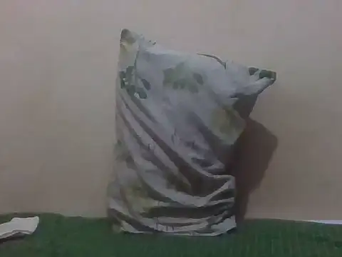 Snapshot of Sexxy_bre chatting on October 2025 09:18:02 AM Sexxy bre online show from October 2025 09:18:02 AM