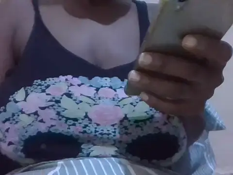 Snapshot of Sexxy_bre chatting on September 2025 04:57:02 PM Sexxy bre online show from September 2025 04:57:02 PM