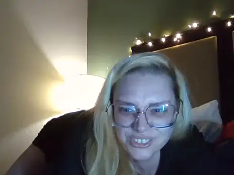 Lalalynn online show from April 2026 10:51:01 AM