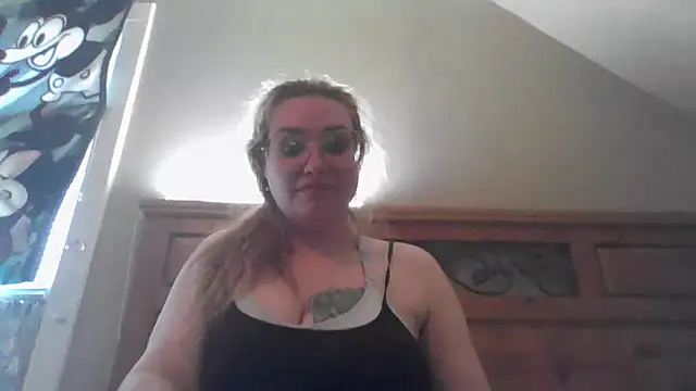 Snapshot of Lalalynn chatting on June 2026 06:18:02 PM Lalalynn online show from June 2026 06:18:02 PM