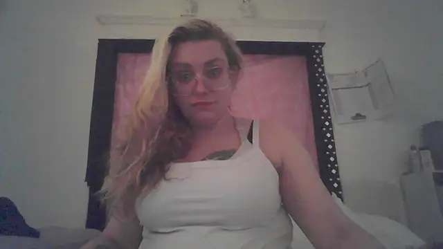 Snapshot of Lalalynn chatting on April 2026 06:25:01 PM Lalalynn online show from April 2026 06:25:01 PM