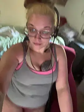 Lalalynn online show from November 2025 10:25:02 PM