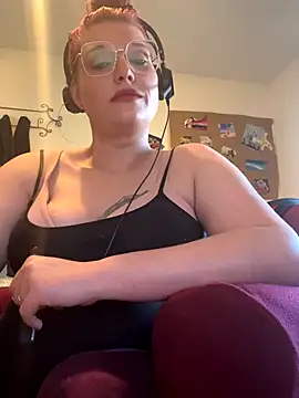 Lalalynn online show from November 2025 07:40:01 PM