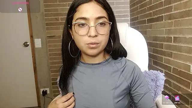 helenacyruss online show from February 2026 07:13:01 PM