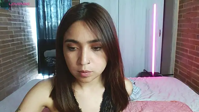 Snapshot of helenacyruss chatting on September 2025 06:48:01 PM helenacyruss online show from September 2025 06:48:01 PM