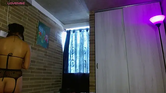 Snapshot of helenacyruss chatting on October 2025 07:03:02 PM helenacyruss online show from October 2025 07:03:02 PM