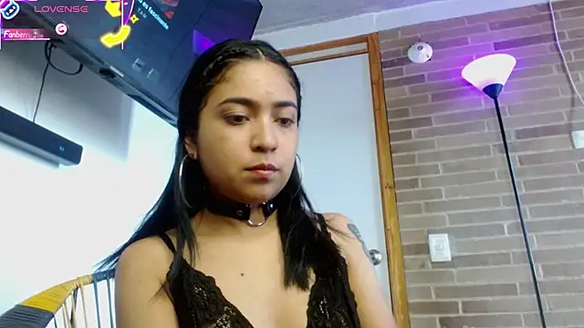 Snapshot of helenacyruss chatting on October 2025 04:18:01 PM helenacyruss online show from October 2025 04:18:01 PM