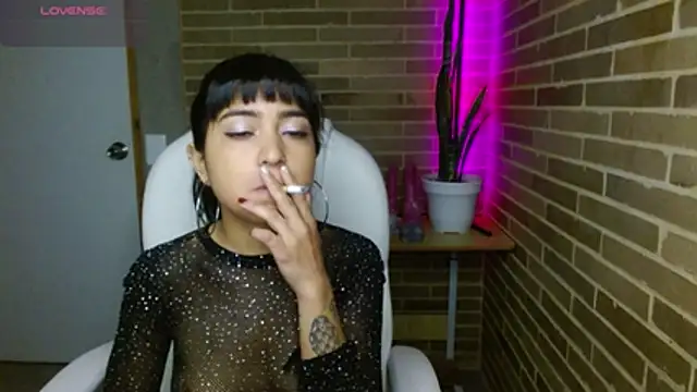 helenacyruss online show from December 2025 10:25:01 AM