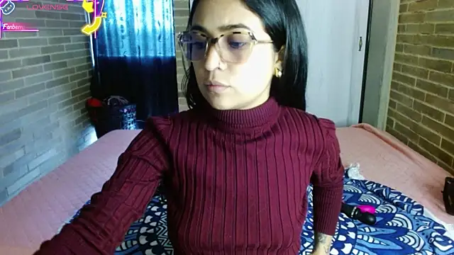 Snapshot of helenacyruss chatting on October 2025 07:03:02 PM helenacyruss online show from October 2025 07:03:02 PM