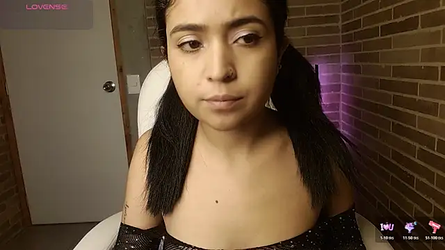 helenacyruss online show from February 2026 04:19:01 PM