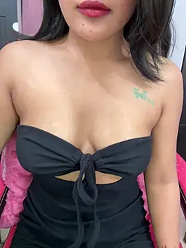 LeisyXO online show from March 2026 07:25:02 PM