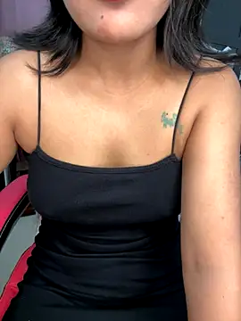 LeisyXO online show from November 2025 08:09:02 PM