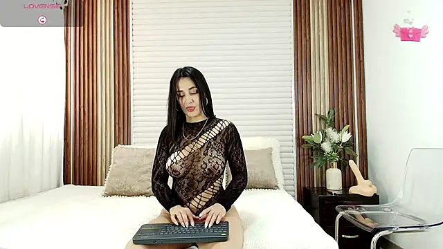 Snapshot of Maryantz chatting on April 2026 05:10:02 PM Maryantz online show from April 2026 05:10:02 PM