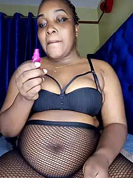 Queenshaz01 online show from November 2025 12:25:02 AM