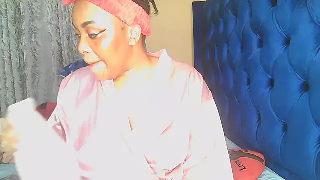 Queenshaz01 online show from March 2026 12:01:02 AM