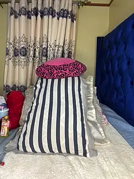 Queenshaz01 online show from May 2026 09:13:02 PM