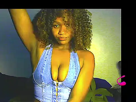 Snapshot of lilylovexx chatting on May 2026 10:09:02 PM lilylovexx online show from May 2026 10:09:02 PM