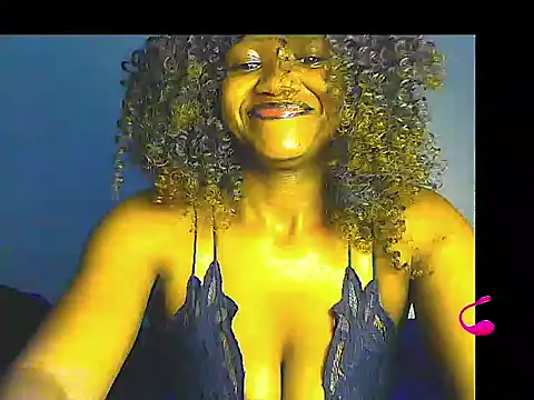 Snapshot of lilylovexx chatting on May 2026 12:11:01 PM lilylovexx online show from May 2026 12:11:01 PM
