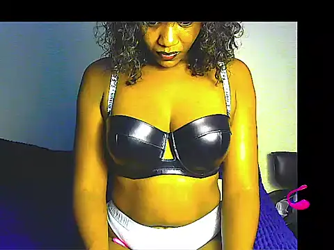Snapshot of lilylovexx chatting on May 2026 03:27:02 AM lilylovexx online show from May 2026 03:27:02 AM
