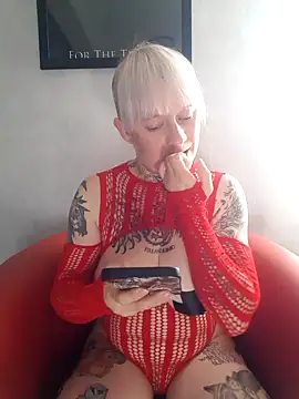 poussichienne online show from September 2025 04:09:02 PM