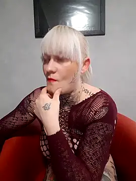 poussichienne online show from October 2025 02:18:01 PM