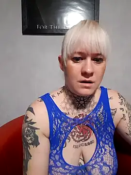 Snapshot of poussichienne chatting on October 2025 04:06:01 PM poussichienne online show from October 2025 04:06:01 PM