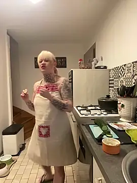 poussichienne online show from February 2025 02:31:02 PM