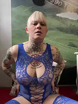 poussichienne online show from February 2025 12:22:02 PM
