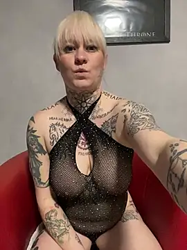 poussichienne online show from February 2025 04:54:01 PM