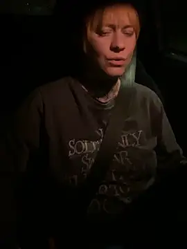 poussichienne online show from April 2026 04:08:02 AM