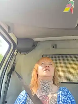 poussichienne online show from April 2026 02:47:02 PM