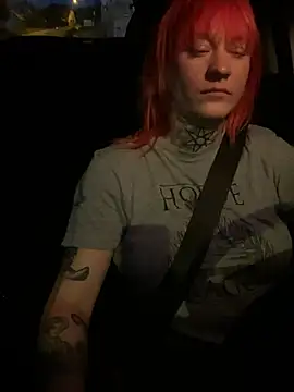 poussichienne online show from May 2026 02:53:01 AM